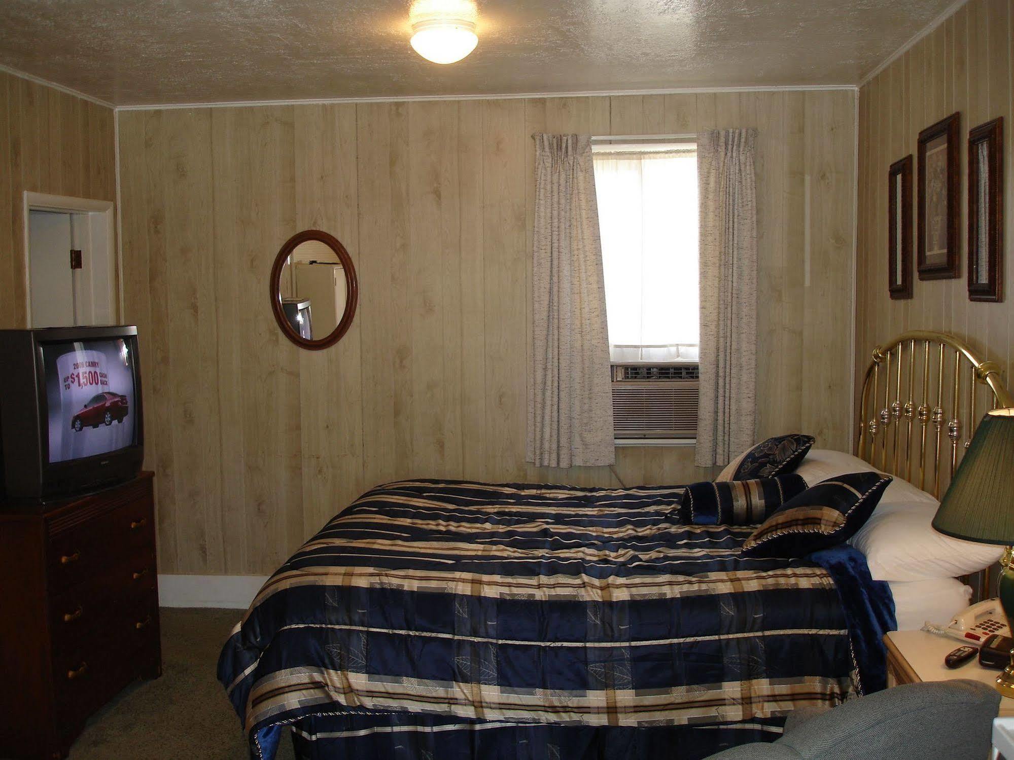 Modoc Inn Alturas Buitenkant foto