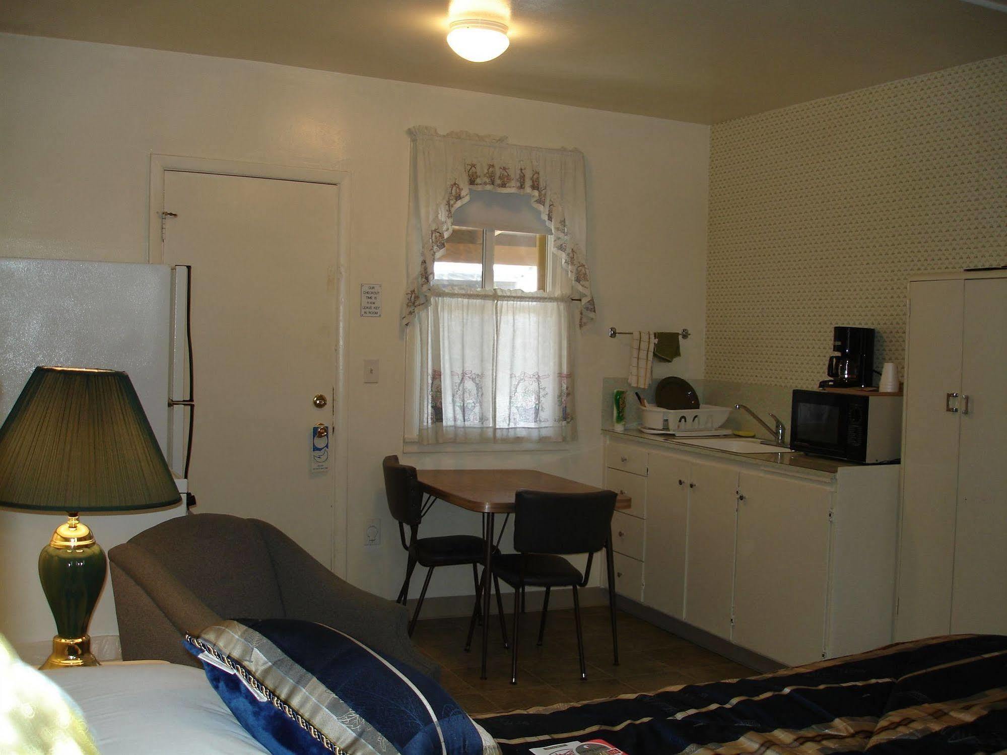 Modoc Inn Alturas Buitenkant foto